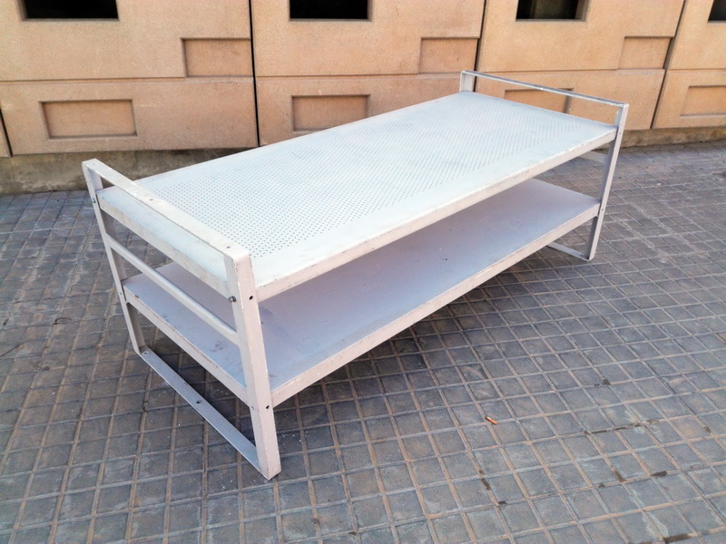 carcel. cama hierro-madera gris pintable 76x197x86 (45eu.) 1u
